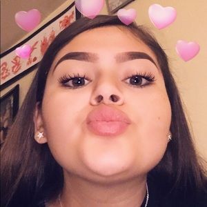 Meet your Posher, Anyssa